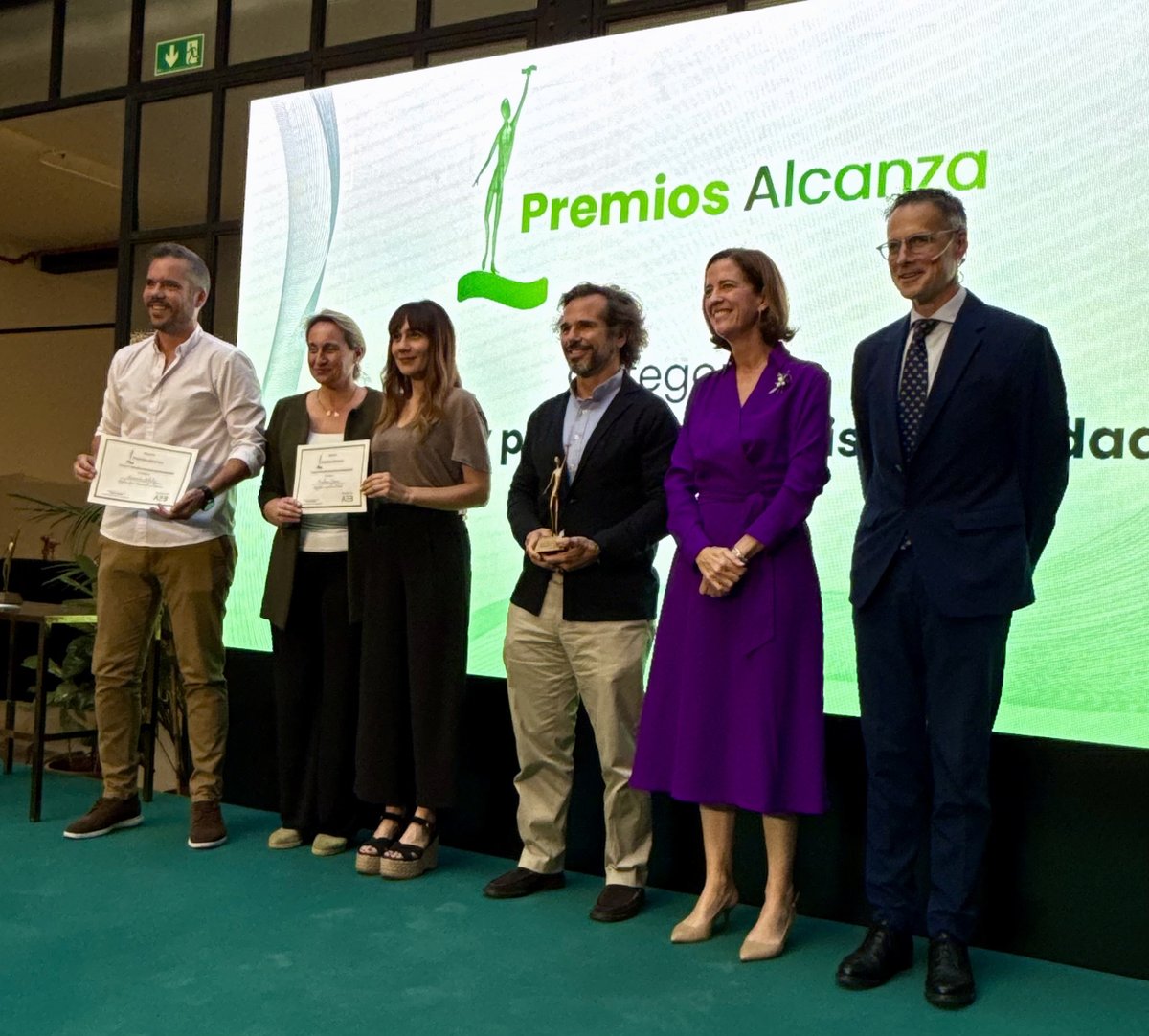 Asociación Española de Banca (AEB) (@aebanca) on Twitter photo <a href="/BancoDeEspana/">Banco de España</a> <a href="/ONCE_oficial/">ONCE</a> <a href="/ousmanumar/">Ousman Umar</a> <a href="/nasco_ict/">NASCO Feeding Minds</a> <a href="/Nuevo_Futuro/">Nuevo Futuro</a> <a href="/CODESPA/">CODESPA</a> 🏆Nantik Lum ganador de los #PremiosAlcanza en la categoría de Inclusión y personas con discapacidad.
Por su programa 'Crea salud financiera. Autonomía económica para mujeres en situación de vulnerabilidad'.
Finalistas: <a href="/Achalay_/">Asociación Achalay</a> y <a href="/FCapacis/">Fundación Capacis</a>
¡Bravo! 👏👏👏 <a href="/BancoDeEspana/">Banco de España</a> <a href="/ONCE_oficial/">ONCE</a> <a href="/ousmanumar/">Ousman Umar</a> <a href="/nasco_ict/">NASCO Feeding Minds</a> <a href="/Nuevo_Futuro/">Nuevo Futuro</a> <a href="/CODESPA/">CODESPA</a> 🏆Nantik Lum ganador de los #PremiosAlcanza en la categoría de Inclusión y personas con discapacidad.
Por su programa 'Crea salud financiera. Autonomía económica para mujeres en situación de vulnerabilidad'.
Finalistas: <a href="/Achalay_/">Asociación Achalay</a> y <a href="/FCapacis/">Fundación Capacis</a>
¡Bravo! 👏👏👏