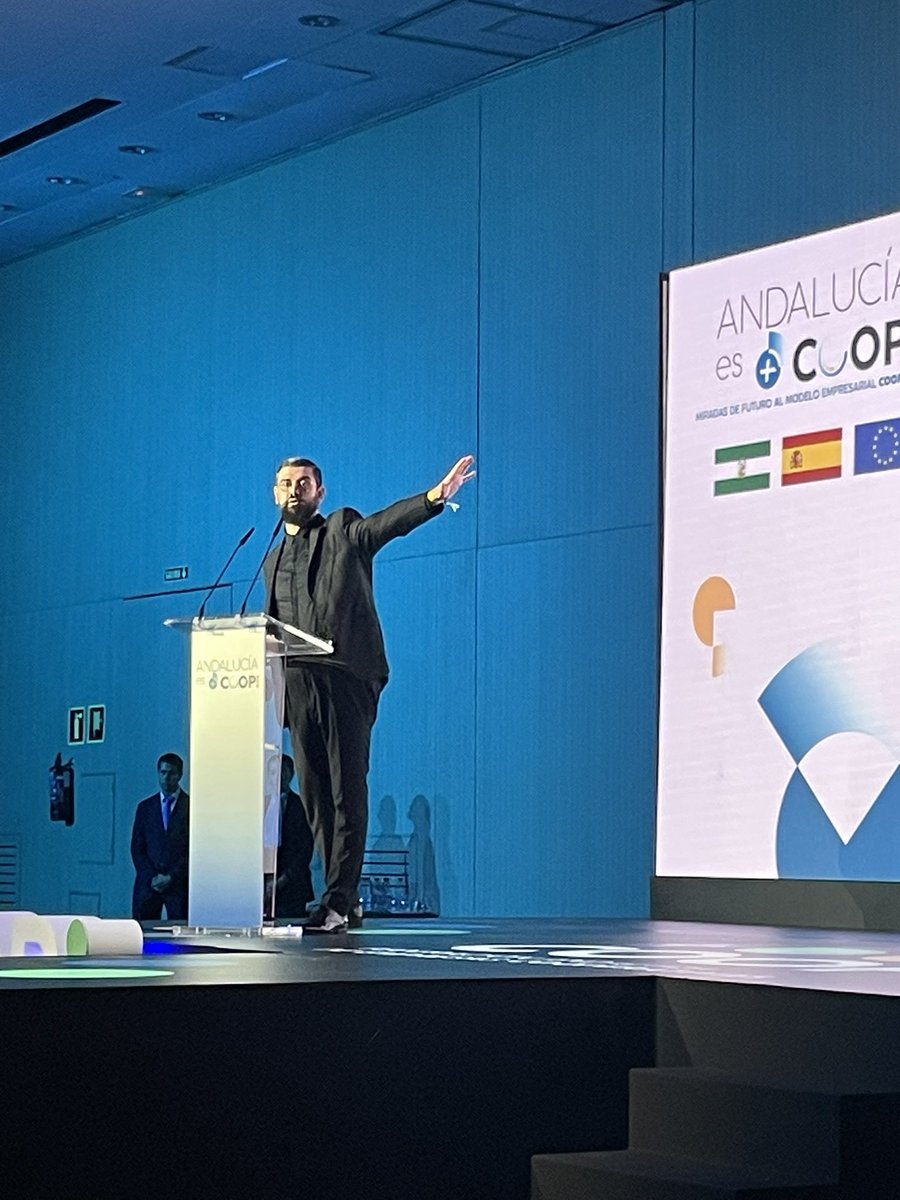 Genial <a href="/_ManuSanchez_/">Manu Sánchez</a> en su presentación del Congreso <a href="/FAECTA_/">FAECTA</a> 🤣👏🏼👏🏼
#30AñosMásCoop
#MásCooperativas