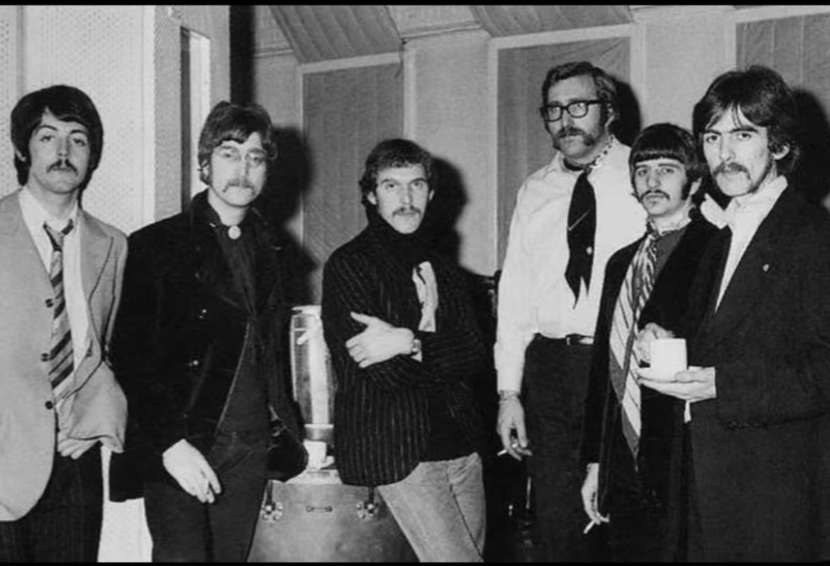 Only two people were with the Beatles from the Cavern to the solo years.

One was Mal Evans.

Faithful roadie, resourceful assistant, confidante.
His life was fascinating - and tragic.

Hear my Beatlology interview with Ken Womack, Mal’s biographer:

podcasts.apple.com/ca/podcast/the…