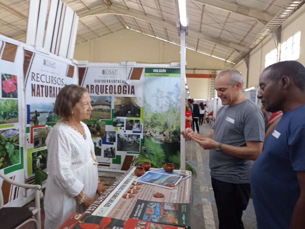 Ministerio de Ciencia, Tecnología y Medio Ambiente (@citmacuba) on Twitter photo Ministro <a href="/citmacuba/">Ministerio de Ciencia, Tecnología y Medio Ambiente</a> <a href="/ArmandoRguezB/">Armando</a> visita la #Expoferia 2025 donde se presentan muestras de los productos de las empresas de la provincia de #Holguín, en esta oportunidad la pesca <a href="/QueipoRuiz/">Joel Queipo Ruíz</a>
#LeyCTICuba #LeyCTIParaTodos
👇 Ministro <a href="/citmacuba/">Ministerio de Ciencia, Tecnología y Medio Ambiente</a> <a href="/ArmandoRguezB/">Armando</a> visita la #Expoferia 2025 donde se presentan muestras de los productos de las empresas de la provincia de #Holguín, en esta oportunidad la pesca <a href="/QueipoRuiz/">Joel Queipo Ruíz</a>
#LeyCTICuba #LeyCTIParaTodos
👇