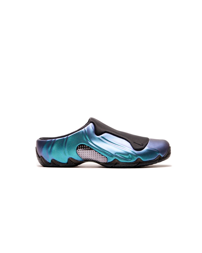 AFEWSTORE's tweet photo. SHOP LINK ➡️ https://t.co/vTD9nnZLfd

Past game. Future flex.
Born from early 2000s hoops DNA, the Nike Clogposite blends Foamposite heritage with a slip-on silhouette made for the streets. A futuristic revival — loud, bold, unmistakably Nike.

#Nike #Clogposite #AFEWstore https://t.co/KvpD8idRL0