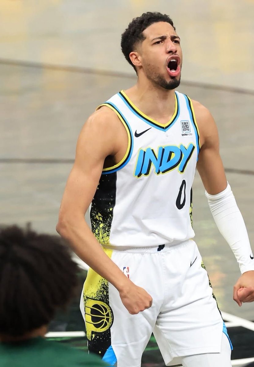 PasionBasketNBA's tweet photo. Si esta noche los Indiana Pacers ganan y se clasifican para las Finales de la NBA, vamos a sortear esta camiseta de Tyrese Haliburton entre todos los que:

➡️ Deis RT al tweet

➡️ Nos sigáis a mí y a @NBAFutQuality 

➡️ Mencionéis a un amigo en los comentarios

El ganador se anunciará a los 800 RTs y elegirá la talla que desee 

🍀 ¡MUCHA SUERTE A TODOS! 🍀