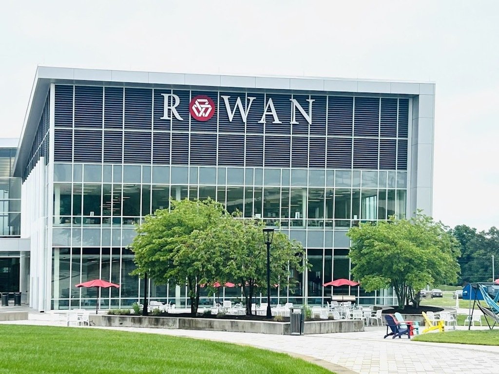 PalmyraProud's tweet photo. TODAY: Our Seniors that applied &amp; anticipate attending Rowan College @Burlington County (RCBC) in Fall 2025 attended a campus tour, registered for classes, &amp; met with financial aid advisors.  We are #PalmyraProud of these amazing soon-to-be grads! https://t.co/v5zqGx7Loq