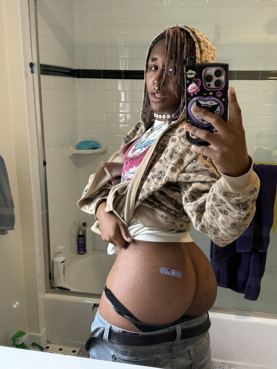 I was told my booty look like a heart…