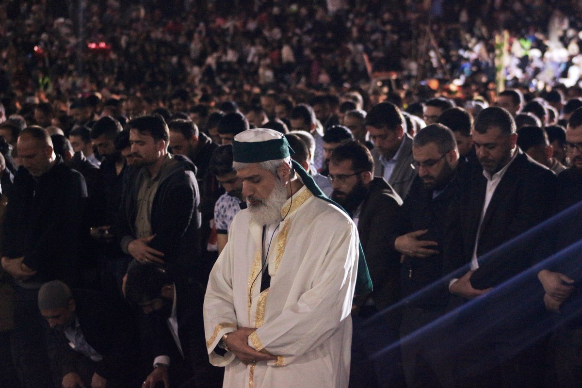 9 gün önce kaza yaptığın haberini aldığımızdan beri aklımdan çıkmıyor. Kendimi bildim bileli yanımızda, babamı ve bizleri korumaya çalıştın. Samimiyetine, fedakarlığına şahidim. Elimden tek gelen dua etmek. Rabbim de seni korusun, İslam davasına bağışlasın Maşallah abi..