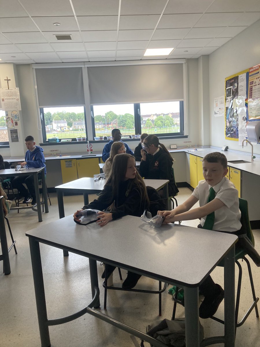 StAmbroseSci's tweet image. What a wonderful P7 visit to science today. You are all a credit to your primaries and families #AMBEES