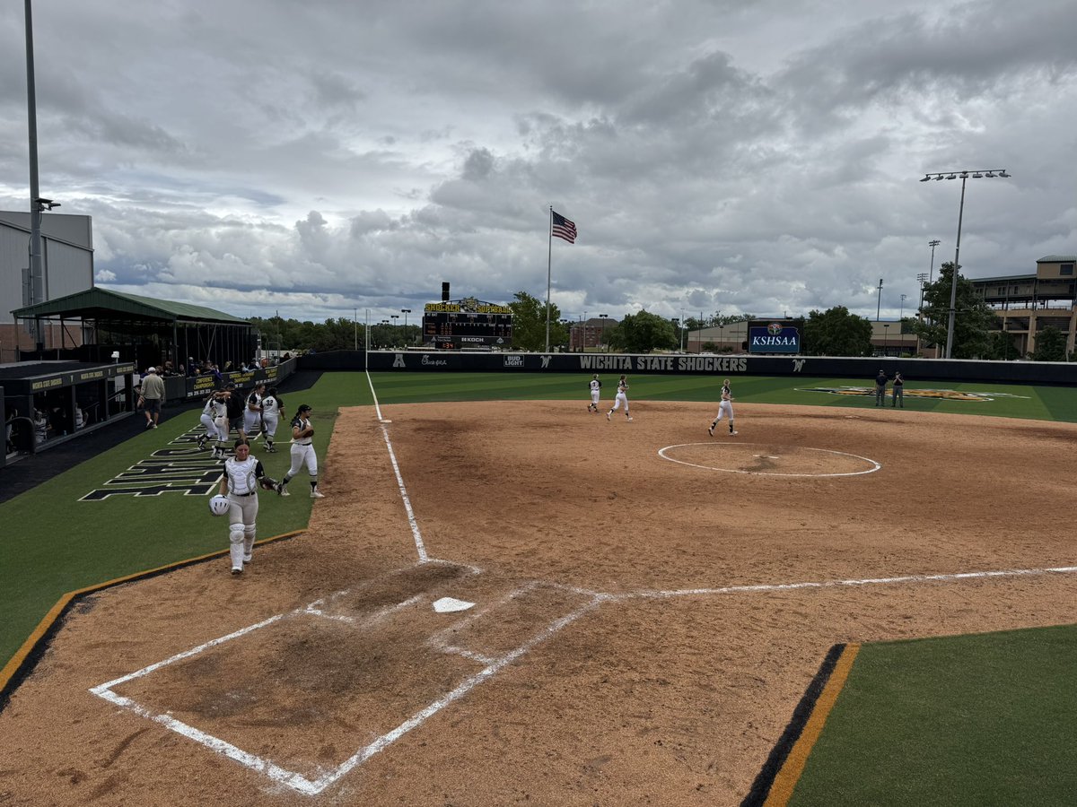 Tejay Cleland (@kwchtejay) on Twitter photo We’ve got an insane one going down at Wilkins Stadium.
Topeka-Seaman and Maize South are locked at 1-1 heading to the 14th inning of the 5A quarterfinals. Both starting pitchers still in the circle as well. <a href="/CatchItKansas/">Catch It Kansas</a> We’ve got an insane one going down at Wilkins Stadium.
Topeka-Seaman and Maize South are locked at 1-1 heading to the 14th inning of the 5A quarterfinals. Both starting pitchers still in the circle as well. <a href="/CatchItKansas/">Catch It Kansas</a>