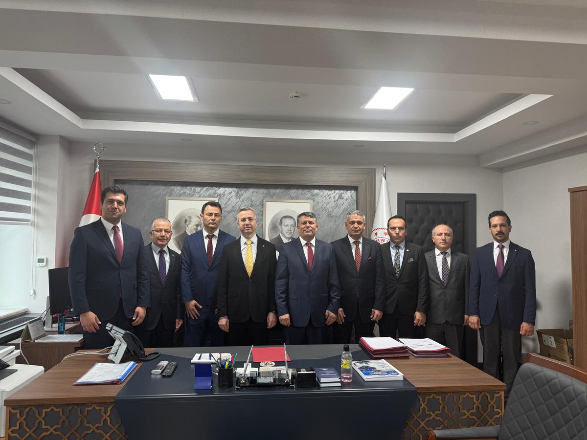 Rehberlik ve Teftiş Başkanlığı (@csgb_rtb) on Twitter photo Rehberlik ve Teftiş Başkanımız Bekir Aktürk, Devlet Denetim Elemanları Derneği (DENETDE) Genel Başkanı Kadir Kemaloğlu ve Kamu Denetim Dernek Başkanlarını misafir etti.
Başkanımız, ziyaretlerinden dolayı teşekkür ederek görüşmeden duyduğu memnuniyeti dile getirdi.
<a href="/DenetdeBasin/">DEVLET DENETİM ELEMANLARI DERNEĞİ</a> Rehberlik ve Teftiş Başkanımız Bekir Aktürk, Devlet Denetim Elemanları Derneği (DENETDE) Genel Başkanı Kadir Kemaloğlu ve Kamu Denetim Dernek Başkanlarını misafir etti.
Başkanımız, ziyaretlerinden dolayı teşekkür ederek görüşmeden duyduğu memnuniyeti dile getirdi.
<a href="/DenetdeBasin/">DEVLET DENETİM ELEMANLARI DERNEĞİ</a>