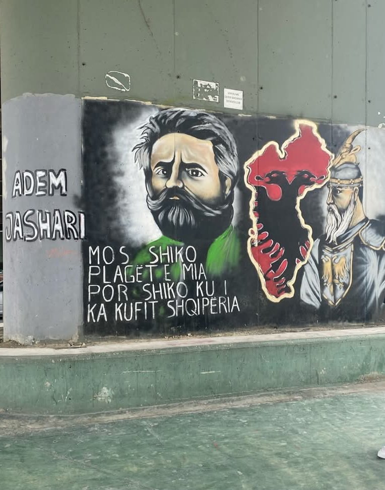 Foto e Nates. 

Nga: Bledar Cakalli.