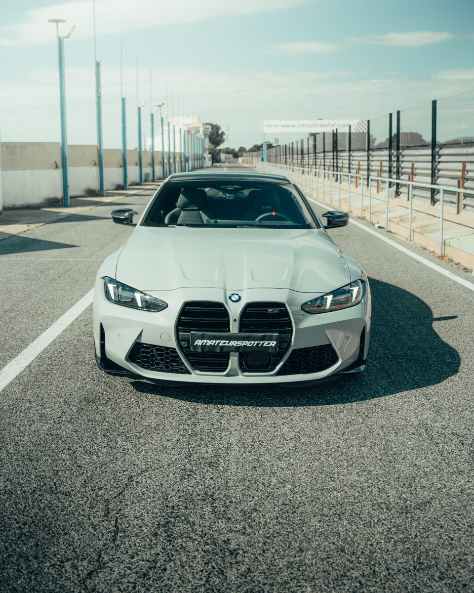 FieldsAuto's tweet image. Focus in. The BMW M4 Competition with M xDrive.
Paint finish shown: M Brooklyn Grey metallic.
-
#BMW #BMWM #THEM4 #WeAreM  #BMWMRepost @jordi_m4c @rgbstudi