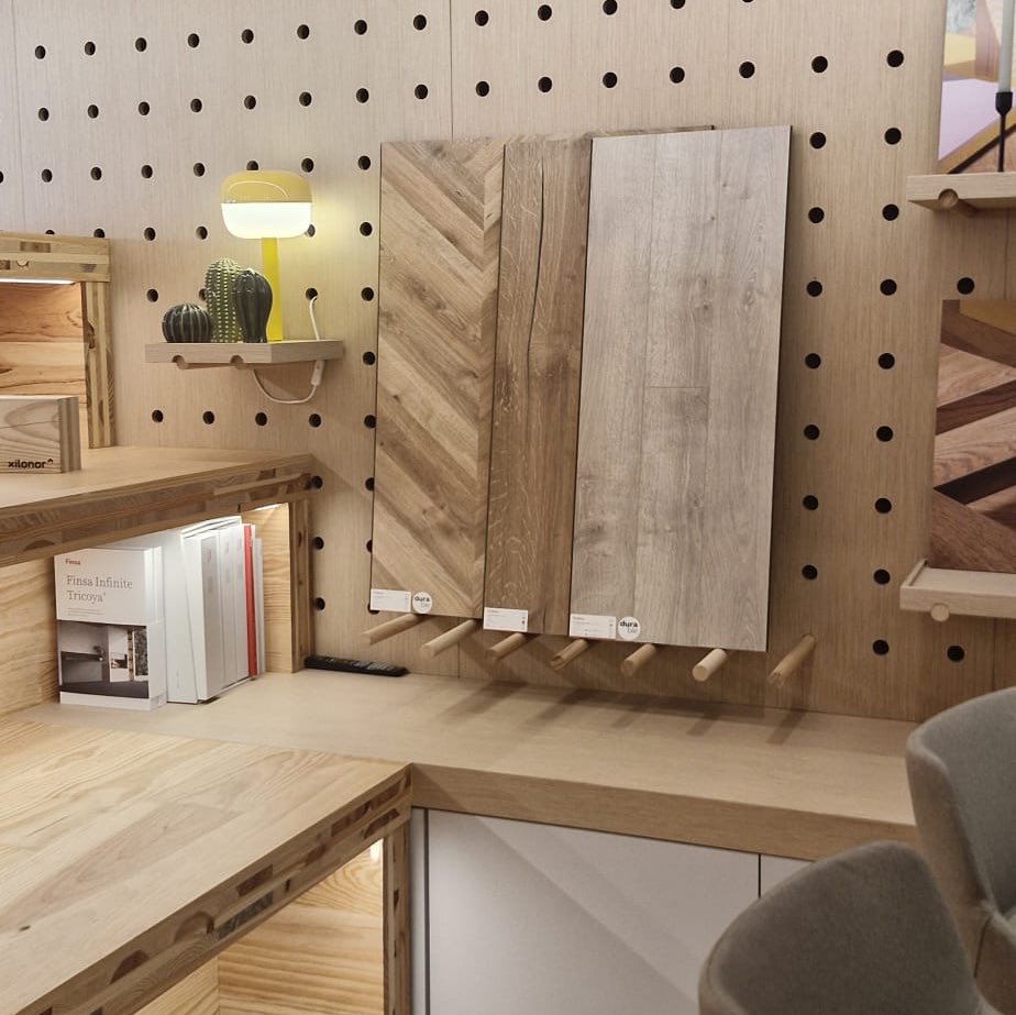 EMEDEC_com's tweet photo. Hoy hemos estado en el Espacio Finsa Madrid participando en una jornada en torno a las últimas propuestas de #Finfloor.
Un encuentro para intercambiar visiones, materiales y nuevas posibilidades que conectan producto y proyecto desde una perspectiva contemporánea. https://t.co/4ngqRnfFpu