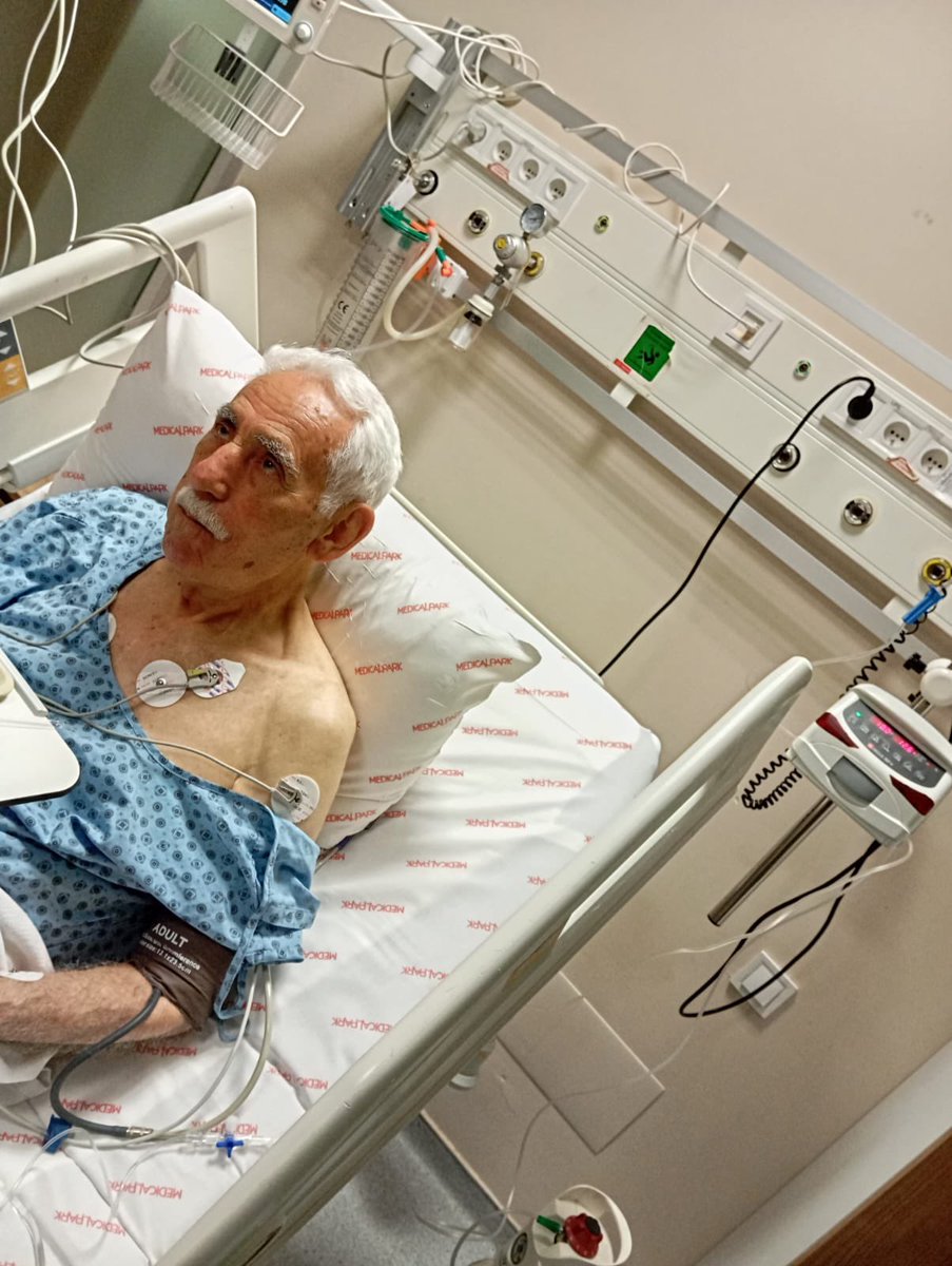 Canım babam kalp krizi geçirdi
lütfen dua'larınızı eksik etmeyin🤲🤲