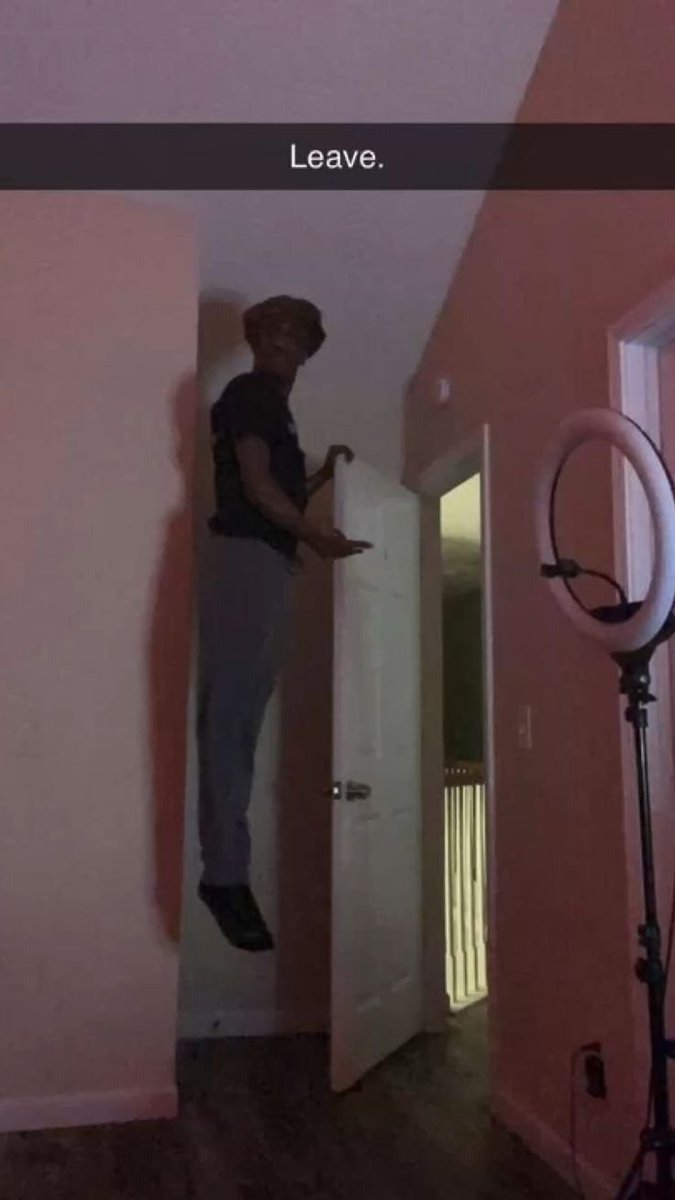 7he0th3r's tweet image. Engineer to the humans on his ship:
#Prometheus2012 #TheLastEngineer #ElizabethShaw
fr tho, when he saw Shaw run away, he couldn&apos;t care less)