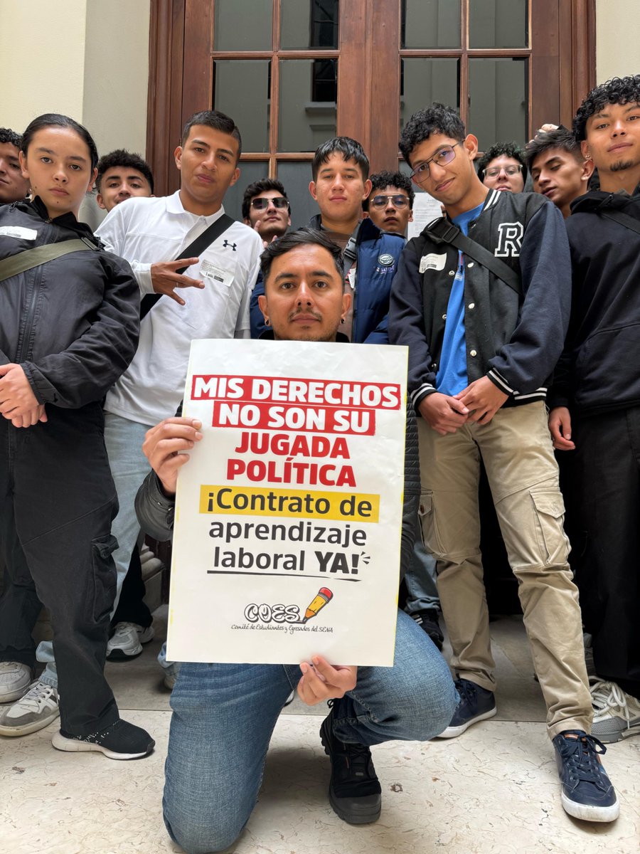 Apreciados <a href="/JuanPabloCalvas/">Juan Pablo Calvás</a> @Ricarospina <a href="/gusgomez1701/">Gustavo Gómez Córdoba</a> <a href="/JuanLozano_R/">Juan Lozano</a> <a href="/juanrobertovarg/">Juan Vargas</a> <a href="/federicogomezla/">Federico Gómez Lara</a> <a href="/danielpacheco/">Daniel Pacheco</a> <a href="/EdwinBohorquezA/">Edwin Bohorquez Aya</a> y <a href="/CarlosGarciaM66/">Carlos Arturo García M.</a>:

Llevamos décadas estudiando el contrato de aprendices SENA. Lo aprobado por <a href="/AngelicaLozanoC/">Angélica Lozano Correa</a> es NEFASTO.

Les explicamos:🧵
