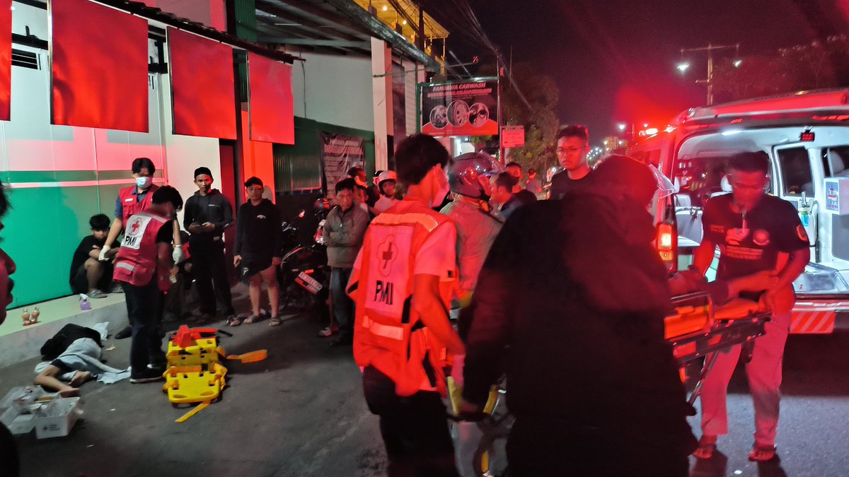 Klaten, 29 Mei 2025 
 PMI Klaten kembali menunjukkan respon cepat dalam pelayanan kegawatdaruratan dengan memberikan layanan ambulans dan pertolongan pertama kepada korban kecelakaan lalu lintas yang terjadi di perempatan Plembon, Kecamatan Klaten Utara, pada Kamis 29/5/2025