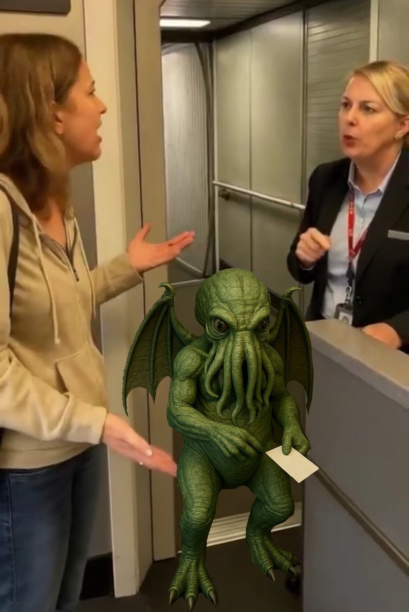 No la dejaron pasar con su Cthulhu de acompañamiento emocional y eso que traía su papelito