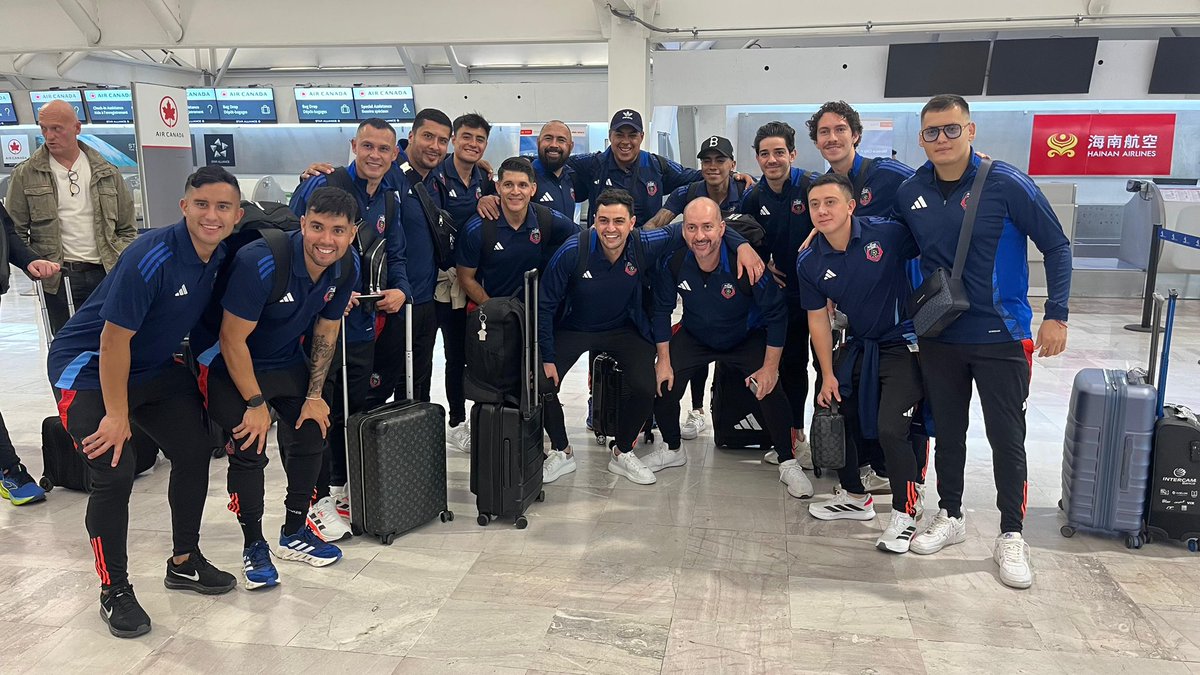 Galácticos del Caribe ya está en París, nosotros llegamos mañana. 

Tiembla el mundial de la Kings League 🥶