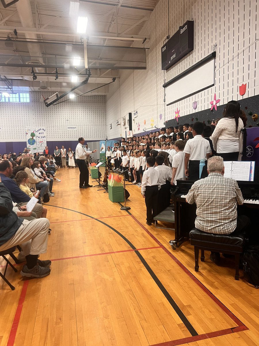 The Hampton Bays 3rd and 4th grader students did such an awesome job at their Spring concert. <a href="/HamptonBaysES/">Hampton Bays ES</a> #WeAreHB