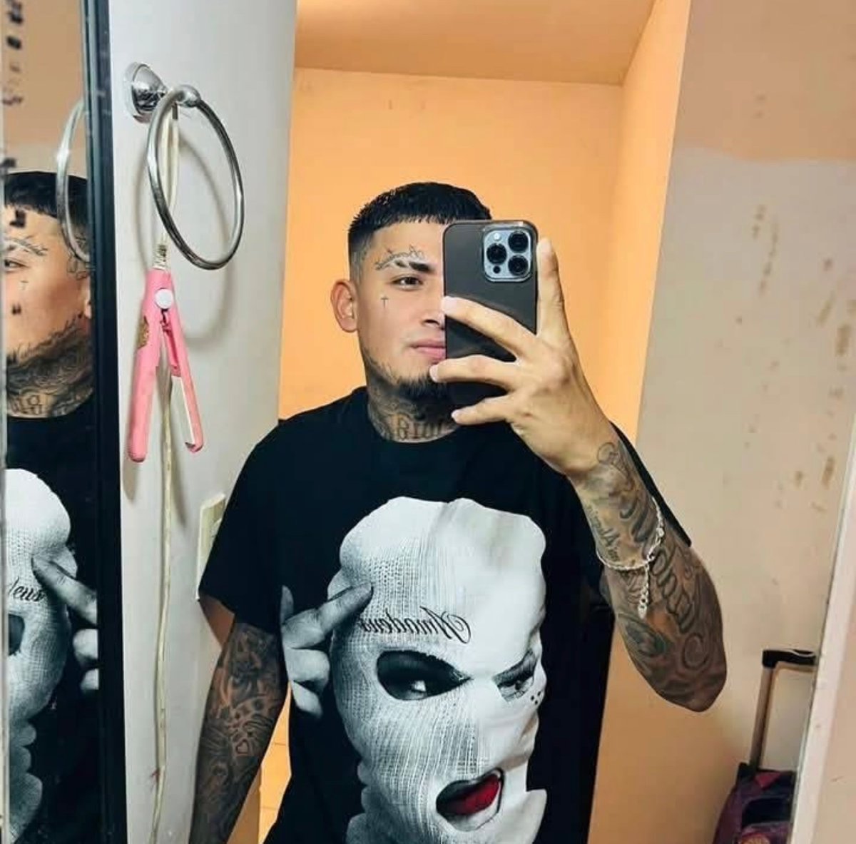099cec's tweet photo. Alguien que tenga fotos/videos de el 
#tatuados #chacales #rico #mens #riatudos https://t.co/I76uQXDhNs