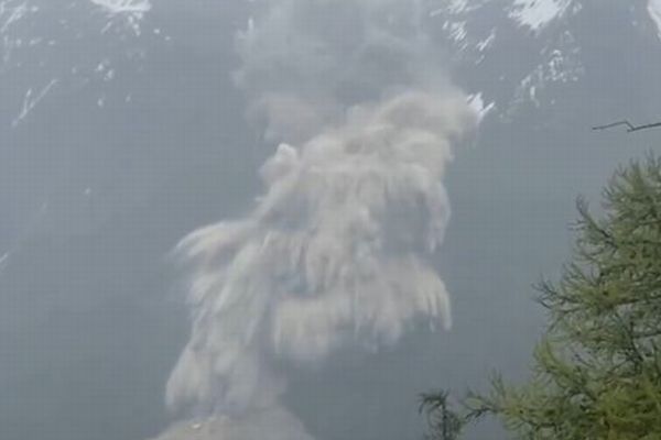 アルプスの氷河が崩壊し、麓の村が壊滅、大部分が土砂に埋め尽くされる【動画】
switch-news.com/incident/post-…