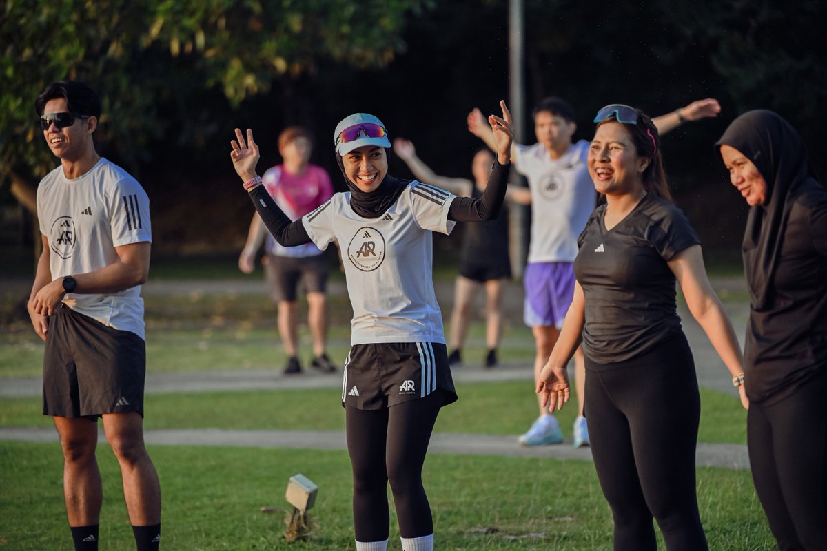 twtmarathon's tweet photo. adidas Runners Kuala Lumpur menganjurkan acara komuniti khas untuk menyokong inisiatif Move For The Planet, yang memberi tumpuan kepada usaha meningkatkan daya tahan kemudahan sukan terhadap kesan cuaca ekstrem di seluruh dunia.

Foto : Limite Art

#adidasmy https://t.co/EZJTFaNzve