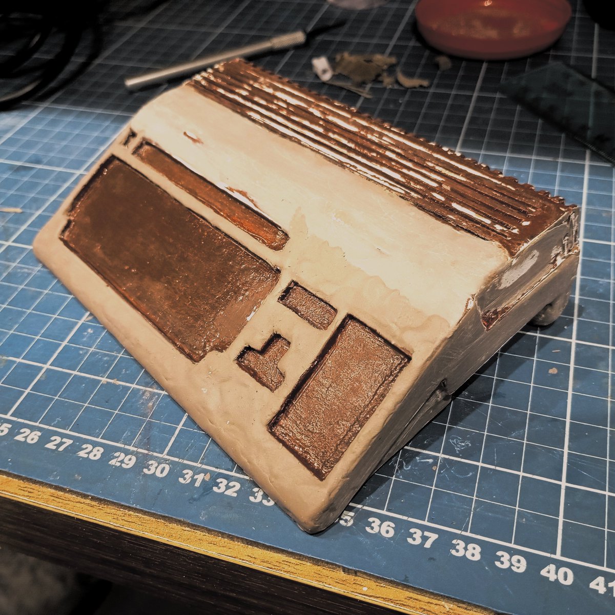 My hand-modeled case for the mini Amiga based on PiMiga on Raspberry Pi is progressing! ✨ Got most of the epoxy putty done, and sanding for the finish is next!

#amiga #commodore #AmigaReposts #tooizzi #diy