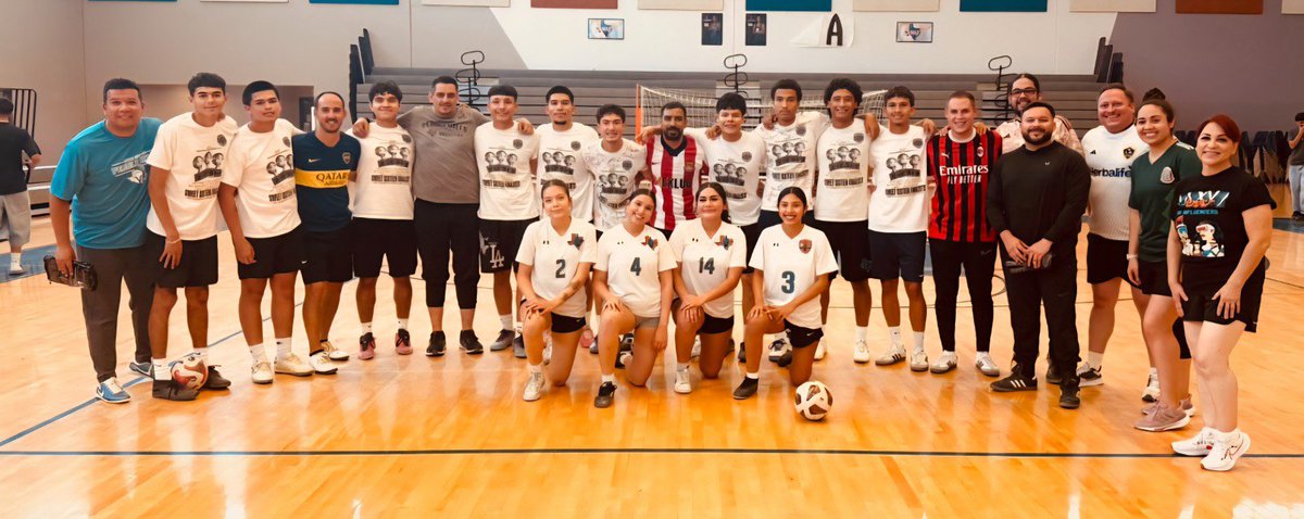 Pebble Hills HS Boys Futbol (@phhs_boysfutbol) on Twitter photo What a fun one it was!
Our Second Annual Teachers vs Seniors Indoor Soccer game!!
And guess what…
TEACHERS 6-3 Seniors!
Not only teaching lessons in our classrooms but on the field too!😎🔥
<a href="/CLopez_PHHS/">Carlos Lopez Martinez</a> <a href="/MGarcia_PHHS/">Mario Garcia</a> <a href="/Odiaz_MPMS/">Coach Diaz</a> <a href="/PHills_HS/">Pebble Hills High School</a> <a href="/SoccerPHHS/">Pebble Hills HS Girls Soccer</a> What a fun one it was!
Our Second Annual Teachers vs Seniors Indoor Soccer game!!
And guess what…
TEACHERS 6-3 Seniors!
Not only teaching lessons in our classrooms but on the field too!😎🔥
<a href="/CLopez_PHHS/">Carlos Lopez Martinez</a> <a href="/MGarcia_PHHS/">Mario Garcia</a> <a href="/Odiaz_MPMS/">Coach Diaz</a> <a href="/PHills_HS/">Pebble Hills High School</a> <a href="/SoccerPHHS/">Pebble Hills HS Girls Soccer</a>