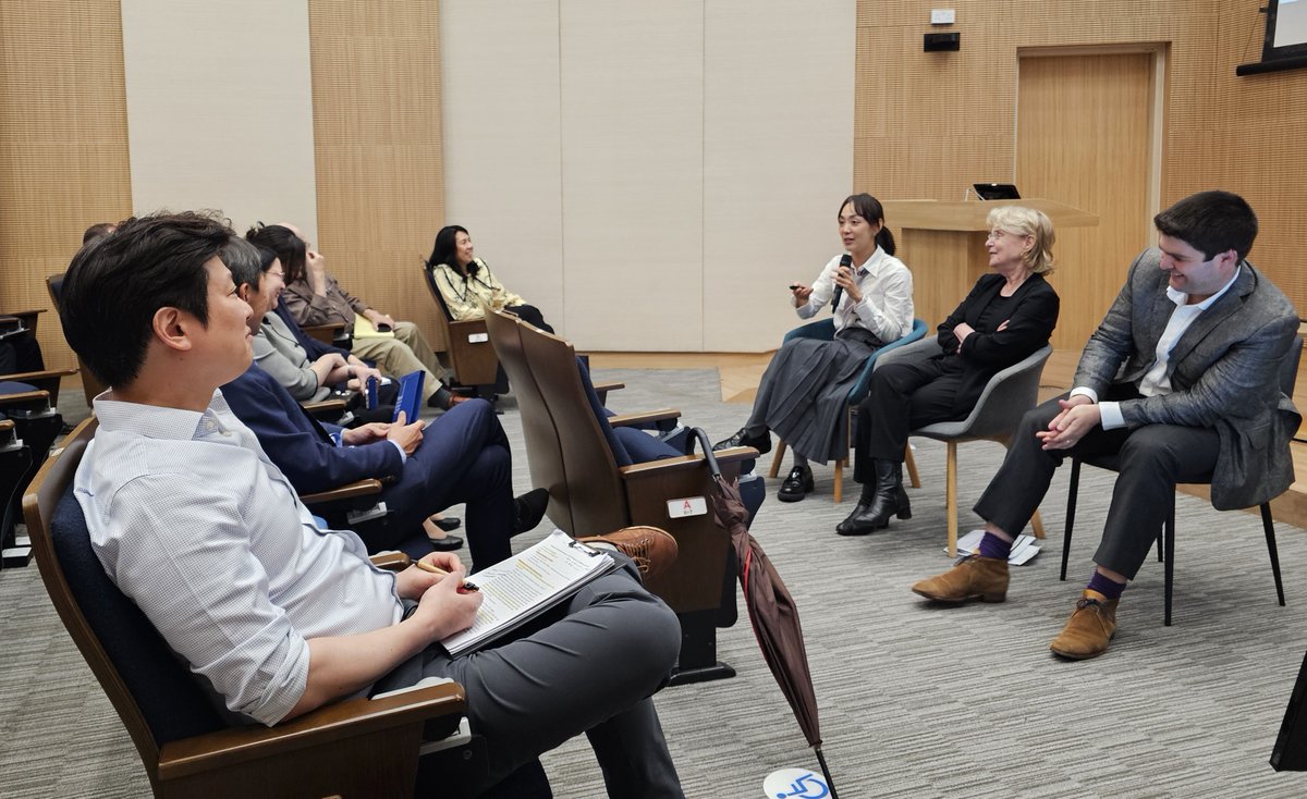 On May 22, <a href="/PennIUR/">Penn IUR</a> + @IREUS_NUS hosted the #Housing #Demographics Workshop in Singapore, bringing together global scholars to explore how affordability + market dynamics shape urban populations.

📸 Highlights with <a href="/susanwachter/">Susan Wachter</a> below! 
#UrbanResearch #PennIUR #NUS