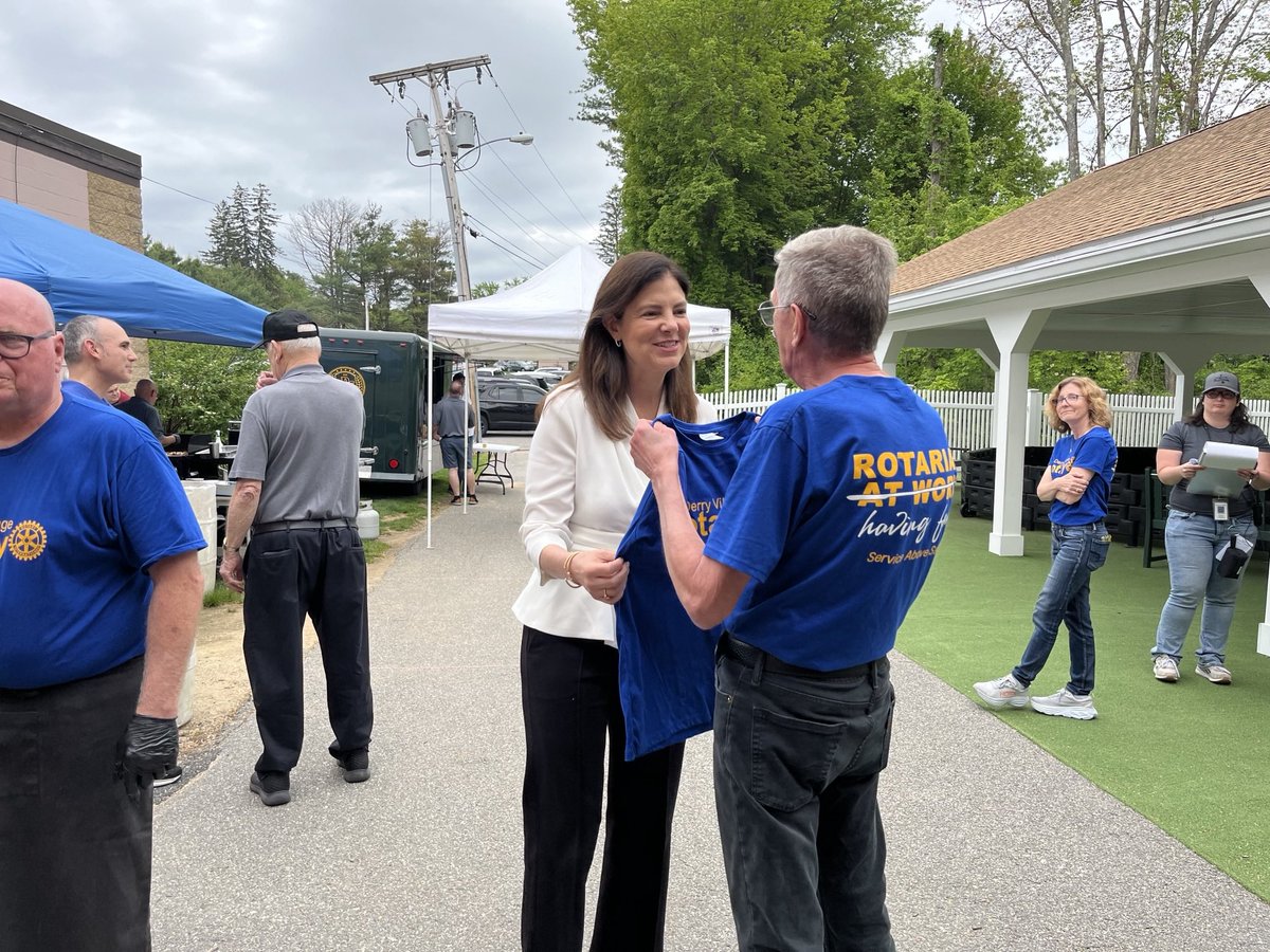 Governor Kelly Ayotte tweet media