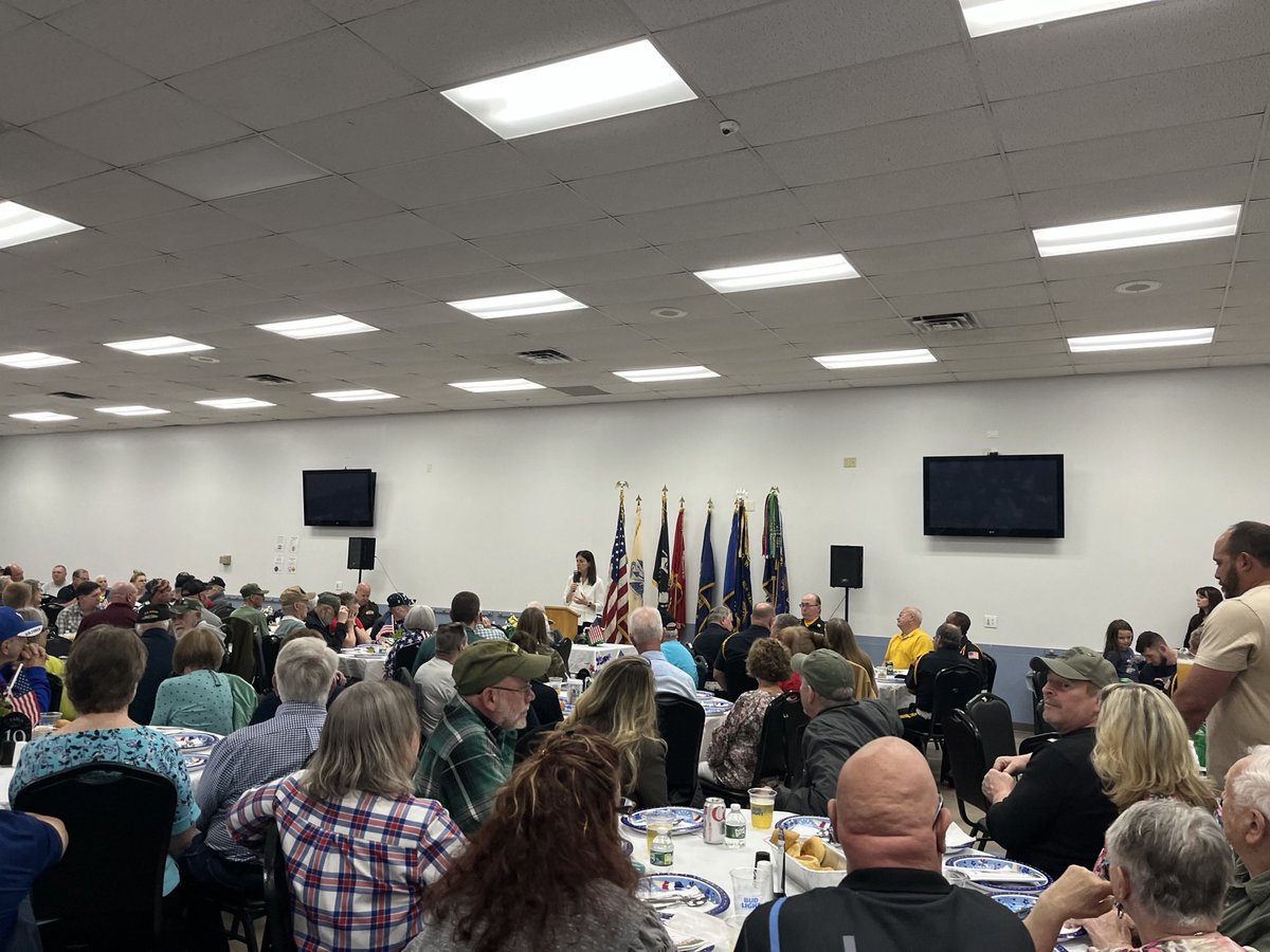 Governor Kelly Ayotte tweet media