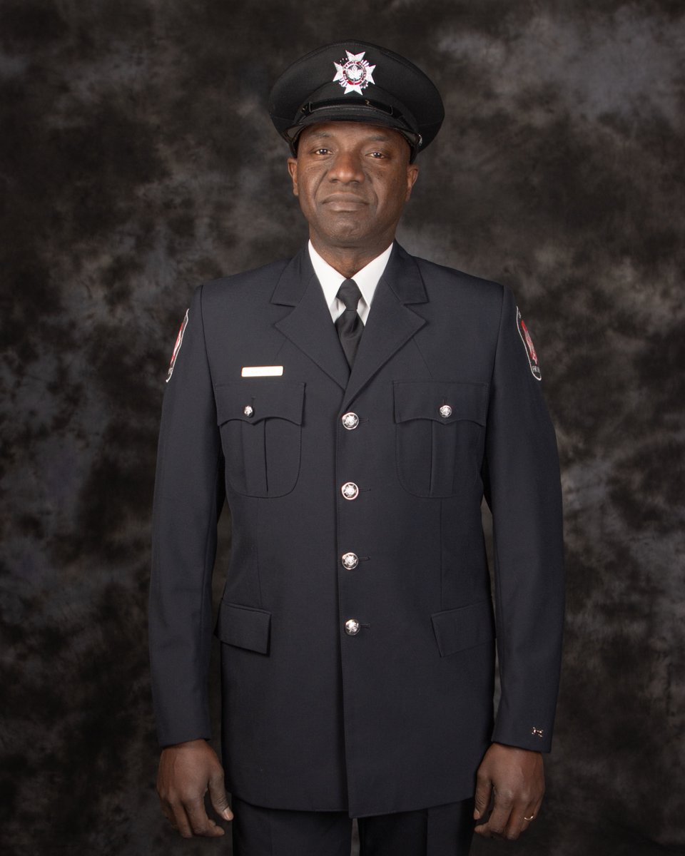Sayers291's tweet image. Congratulations and happy retirement to Acting Captain, Alvin Jones, who is working his last shift today after a 19 year fire service career.  
@oakvillefire @oakvillepffa @FireGuy1962 @GrantLa05463896