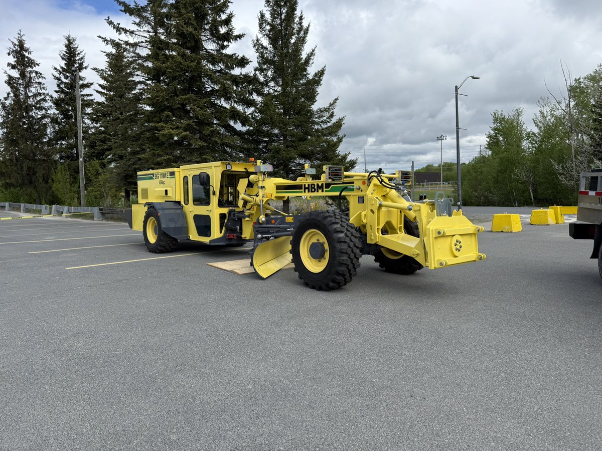 DBretonEMC_MEC's tweet image. Electric trucks on display at the BEV in depth conference in Sudbury, Ontario.