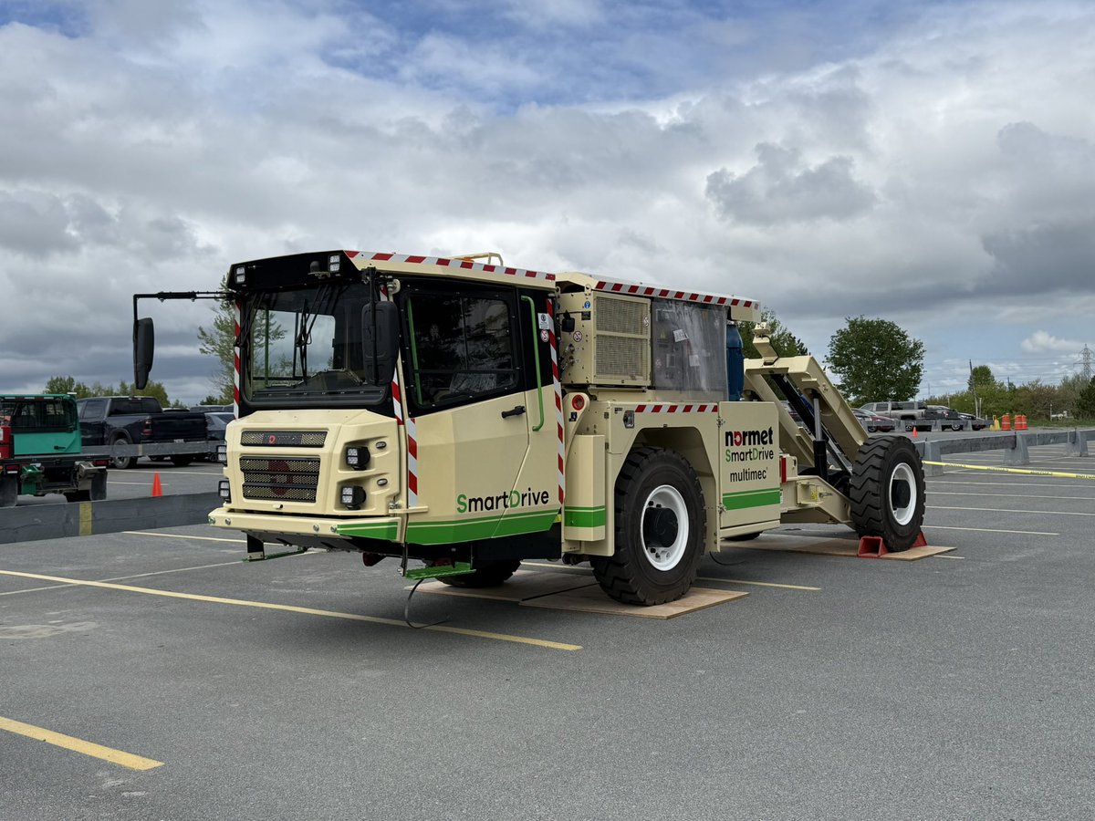DBretonEMC_MEC's tweet image. Electric trucks on display at the BEV in depth conference in Sudbury, Ontario.