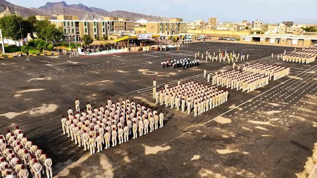 حفل تخرج عظيم تشهده العاصمة عدن للكلية الحربية دفعه جامعيين