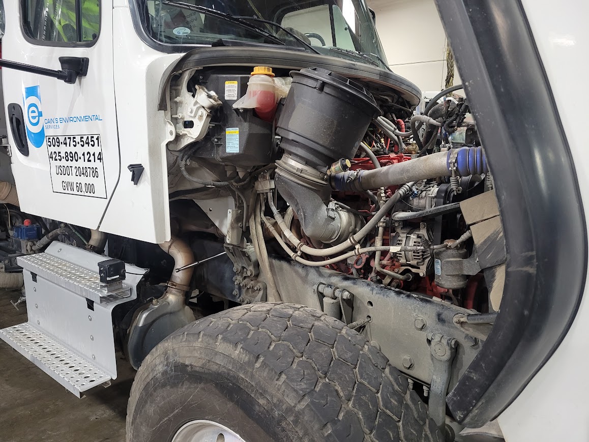 MotorplexWA's tweet image. Owning, operating, and maintaining a semi-truck requires having an experienced diesel mechanic to help with maintenance and repairs. If you are an owner-operator, it’s up to you to build a maintenance plan. 

ow.ly/wMw350W19fY