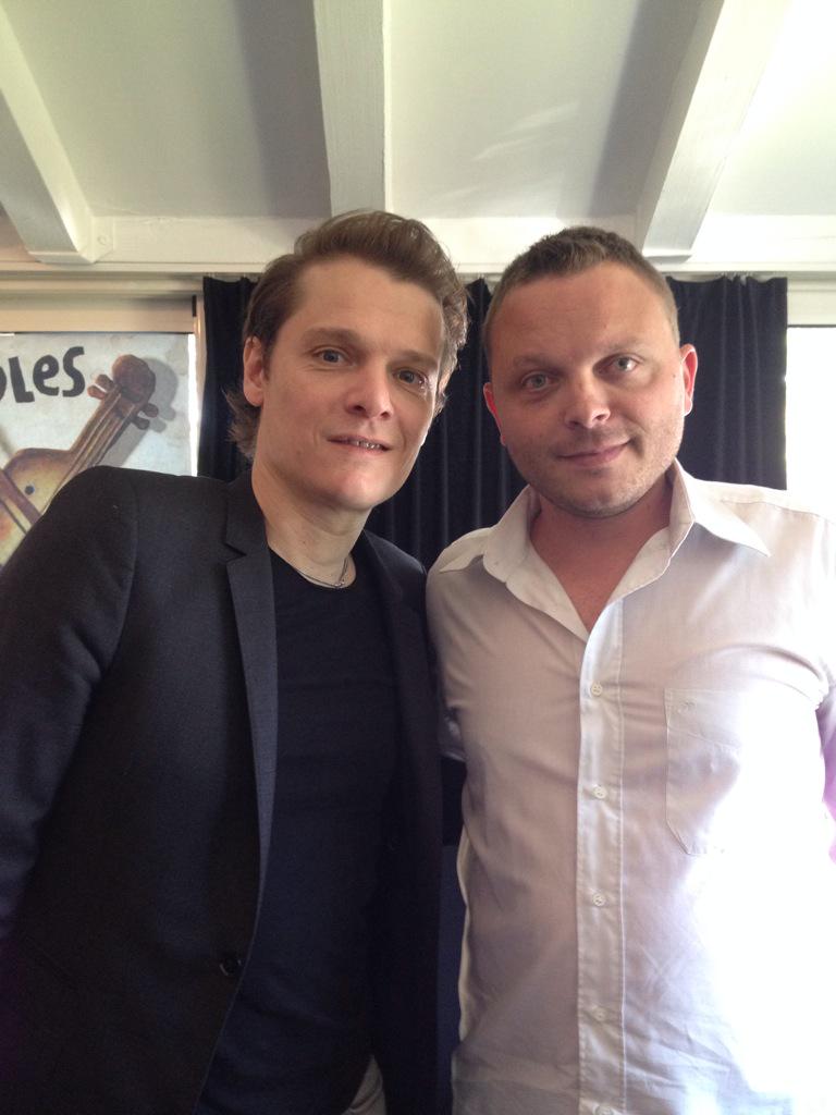 Je tombe sur une archive qui date de 10 ans, jour pour jour 😊

<a href="/Benabar_/">Bénabar</a> #StEtienne @activradio #souvenirs #interview