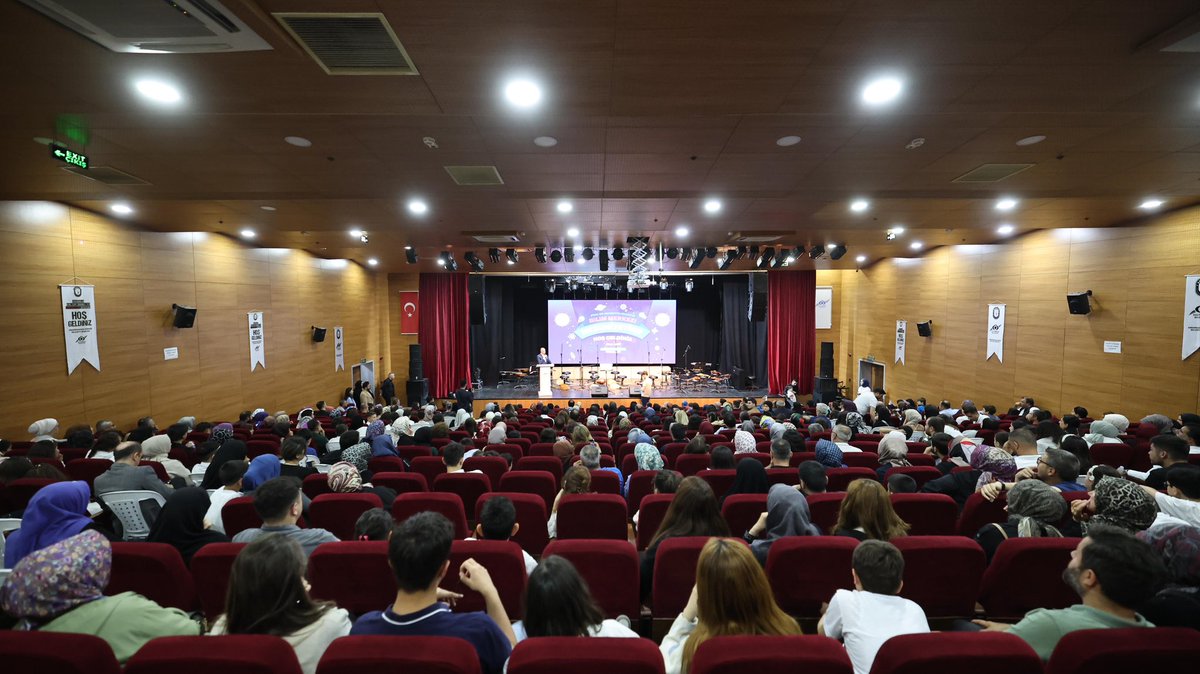 Prof. Dr. Necmettin Erbakan Bilim Merkezi’nde yıl boyunca azimle çalışan genç bilim insanlarımızı, mezuniyet törenimizle uğurladık 🎓🔬

Geleceğe umutla bakan, keşfetmekten vazgeçmeyen, hayalleri büyük çocuklarımızla gurur duyuyoruz 🚀💫
