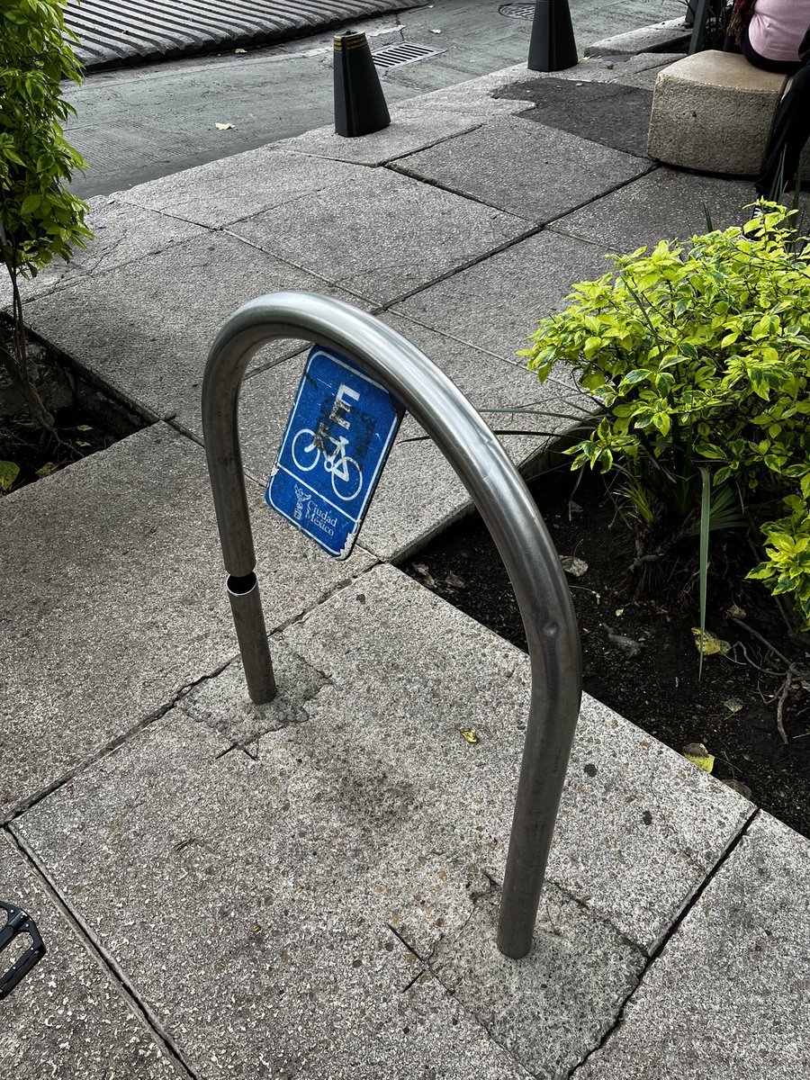 Richie. (@sobrelago) on Twitter photo Y qué tan seguros son las calles de tu ciudad para dejar aparcada una bicicleta?
Pues…
<a href="/SOBSECDMX/">Secretaría de Obras y Servicios CDMX</a>
<a href="/UCS_GCDMX/">Unidad de Contacto del Secretario SSC CDMX</a> Y qué tan seguros son las calles de tu ciudad para dejar aparcada una bicicleta?
Pues…
<a href="/SOBSECDMX/">Secretaría de Obras y Servicios CDMX</a>
<a href="/UCS_GCDMX/">Unidad de Contacto del Secretario SSC CDMX</a>