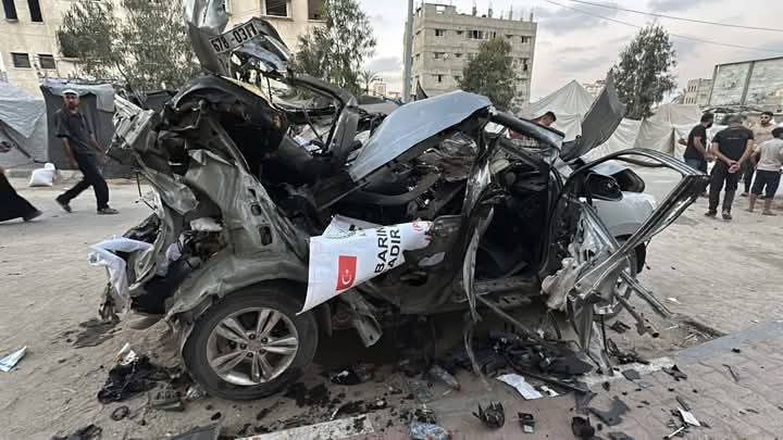 _VivaPalestina_'s tweet image. Το Ισραήλ δολοφόνησε πέντε εργαζομένους της τουρκικής ΜΚΟ Humanitarian Relief Foundation την ώρα που προσπαθούσαν να παραδώσουν ανθρωπιστική βοήθεια στη Γάζα.
(Από Σοφοκλη Αρχοντακη) #Gaza #GazaGenocide #EndIsraeliImpunity #Turkiye #Turkey #HumanRightsViolations