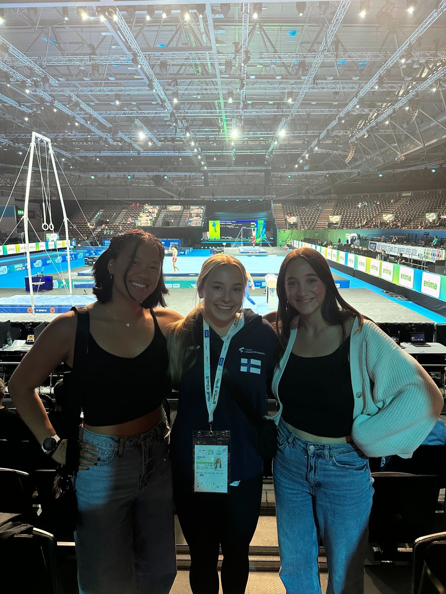 MizzouGym's tweet image. Tigers supporting Tigers 🤝
Helen Hu, Jocelyn Moore, Mara Titarsolej and Lisa Szeibert traveled out to Germany to cheer on Kaia Tanskanen at European Championships this week!
#MIZ 🐯