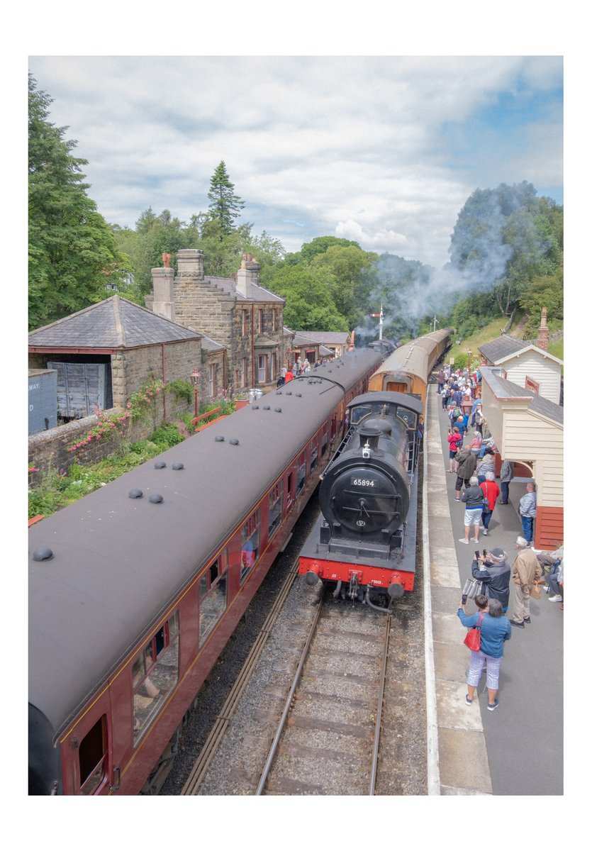 GOATHLAND STATION

LOCATION: Goathland, Yorkshire, England, UK⁣
CAMERA: ⁣@fujifilmuk X-T3
LENS: XC16-50mm⁣
.
#GoathlandStation #Goathland #NorthYorkMoors #Yorkshire