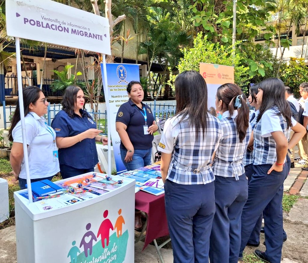 PDDH El Salvador (@pddhelsalvador) on Twitter photo Ante #TrabajoConjunto de #ProcuradoraDDHH <a href="/RaqueldeGuevara/">Raquel de Guevara</a>, #PDDHSantaAna desarrolló Feria de Salud y Servicios, dirigida a estudiantes del #INSA, con el Hospital San Juan de Dios, Clínica Municipal, SIBASI, <a href="/ieproes/">IEPROES</a>, <a href="/BomberosSV/">Bomberos El Salvador 🧑🚒🚒🇸🇻</a>, <a href="/ayudaenaccionsv/">Ayuda en Acción El Salvador</a>, entre otras instituciones. Ante #TrabajoConjunto de #ProcuradoraDDHH <a href="/RaqueldeGuevara/">Raquel de Guevara</a>, #PDDHSantaAna desarrolló Feria de Salud y Servicios, dirigida a estudiantes del #INSA, con el Hospital San Juan de Dios, Clínica Municipal, SIBASI, <a href="/ieproes/">IEPROES</a>, <a href="/BomberosSV/">Bomberos El Salvador 🧑🚒🚒🇸🇻</a>, <a href="/ayudaenaccionsv/">Ayuda en Acción El Salvador</a>, entre otras instituciones.