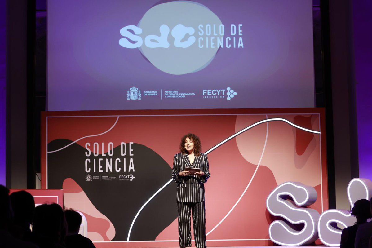 Ministerio de Ciencia, Innovación y Universidades (@cienciagob) on Twitter photo 🎙 Enhorabuena a Alicia Otero, ganadora del premio del público y del jurado de #SoloDeCiencia, el certamen iberoamericano de monólogos sobre ciencia, organizado por <a href="/CienciaGob/">Ministerio de Ciencia, Innovación y Universidades</a> y <a href="/FECYT_Ciencia/">FECYT</a>.
🧬 Gracias a quienes habéis participado por divulgar la ciencia a través del humor. 🎙 Enhorabuena a Alicia Otero, ganadora del premio del público y del jurado de #SoloDeCiencia, el certamen iberoamericano de monólogos sobre ciencia, organizado por <a href="/CienciaGob/">Ministerio de Ciencia, Innovación y Universidades</a> y <a href="/FECYT_Ciencia/">FECYT</a>.
🧬 Gracias a quienes habéis participado por divulgar la ciencia a través del humor.