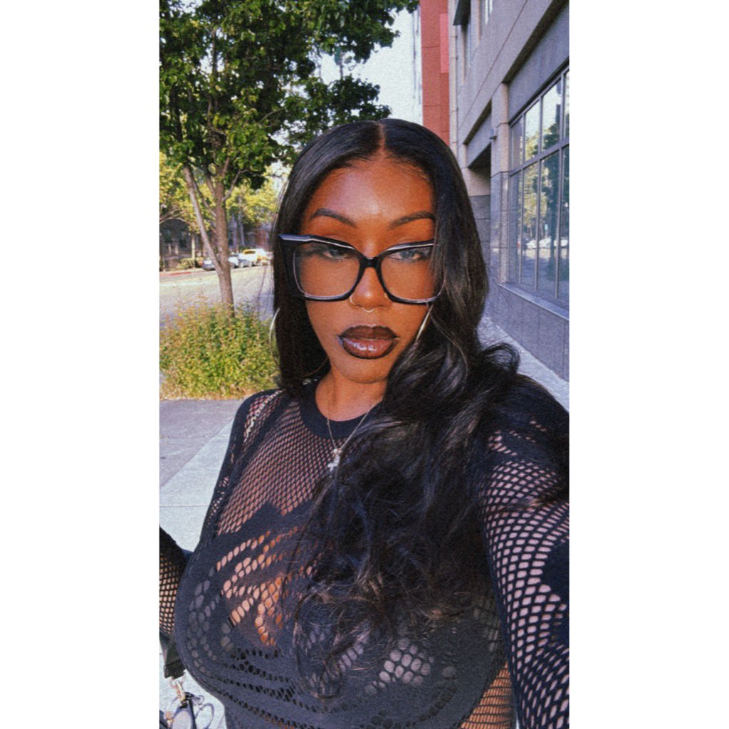 ThatBayNative's tweet photo. 50 shades of THAT GIRL π
πΎ #baynative #gaygay #baydestrian #GoodVibesOnly https://t.co/RSBNP11Rwg