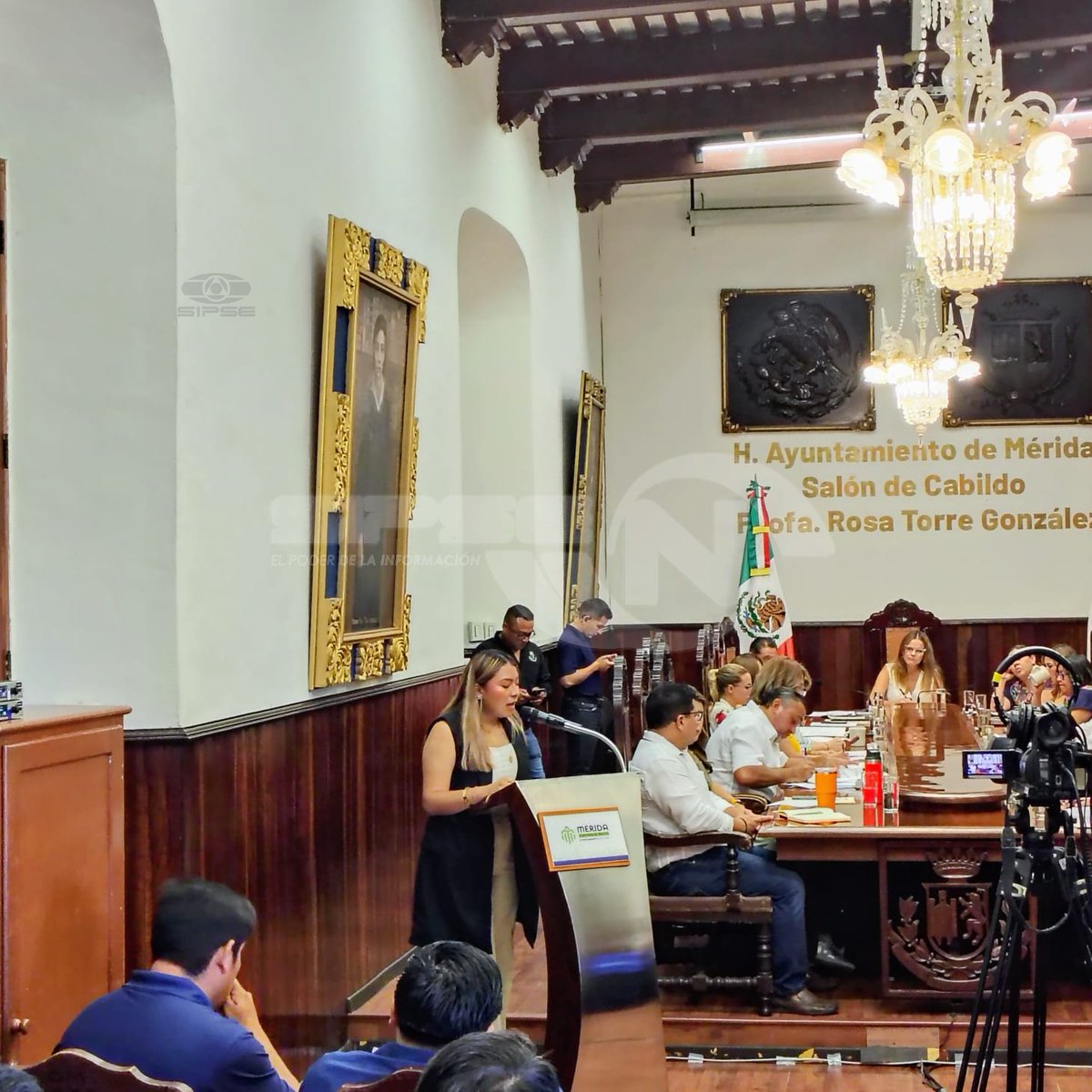 En sesión de Cabildo Abierto del <a href="/AyuntaMerida/">Ayuntamiento Mérida</a> jóvenes presentaron propuestas como la creación de un laboratorio de innovación, un plan de mejora urbana para adultos mayores y un programa para fomentar la lectura desde la infancia.