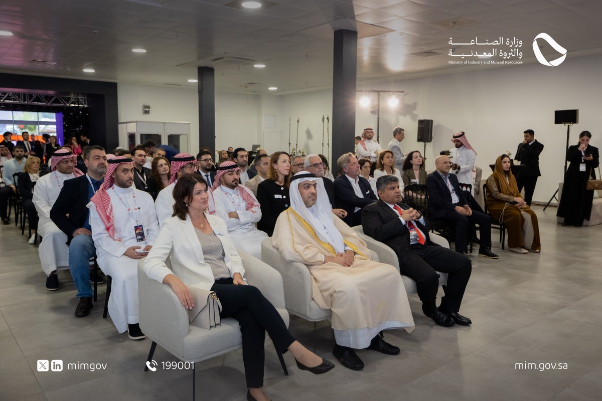 Advanced Manufacturing and Production Center Shines at HANNOVER MESSE (World of Industry-WIN) in Turkey 🇸🇦🇹🇷

Saudi Arabia has launched the Advanced Manufacturing and Production Center to accelerate industrial transformation, adopt 4IR technologies, and unify programs supporting