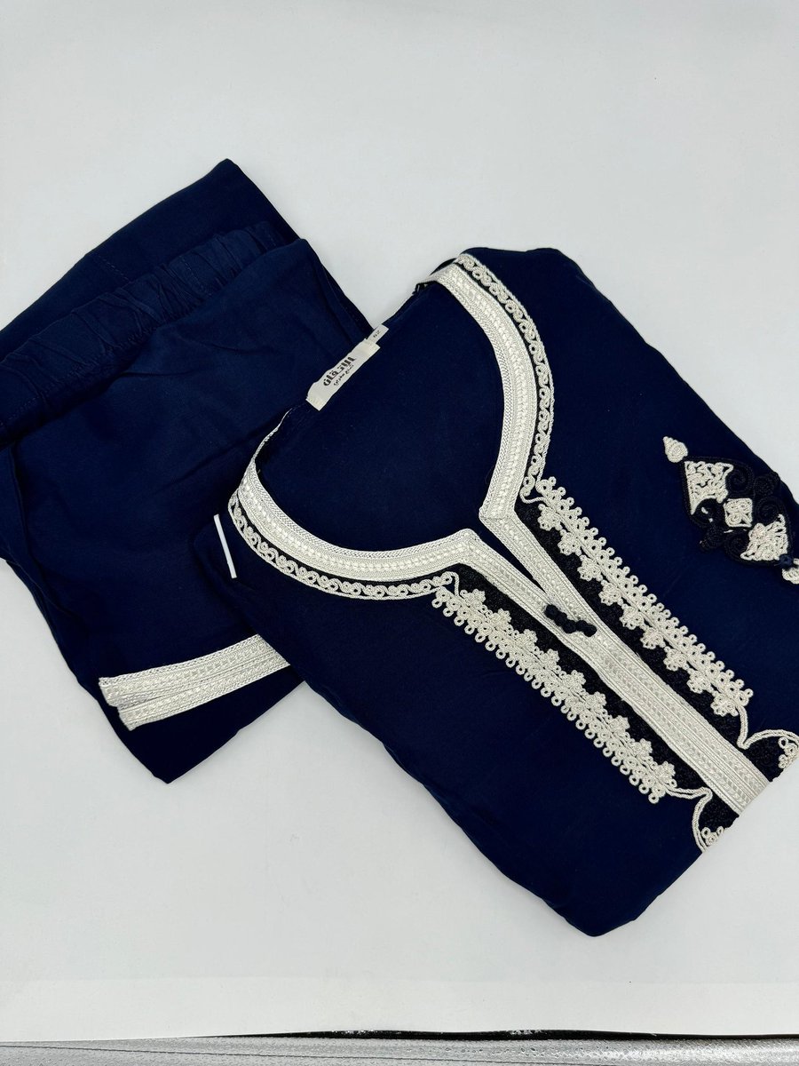 Morocco jallabiya with trousers 
40,000
Repost and patronize please