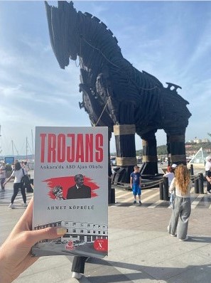 Bağdat Paktı/CENTO sürecinin "örtülü" amacında İsrail'i güvenli hale getirmenin taşları USA-UK ortaklığı ile döşenirken, Amerikan Okulu'nun yöneticisi General Mead hangi ülkelere mekik dokudu  Trojans/Ankara'da ABD Ajan Okulu, kitapyurdu.com,https://t.co/KBTNUTsTLn