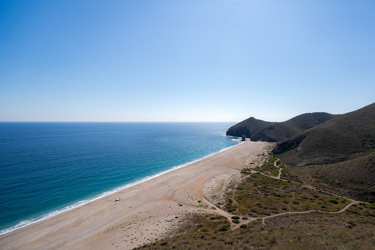 happylittletrav's tweet image. Beach holiday on your mind? Southern Spain is full of dreamy spots, perfect for your next sunny escape! ☀️🏖️ 

Find your perfect stretch of sand ➡️ happylittletraveler.com/best-beaches-i…

#traveling #SpainTravel #beachtime