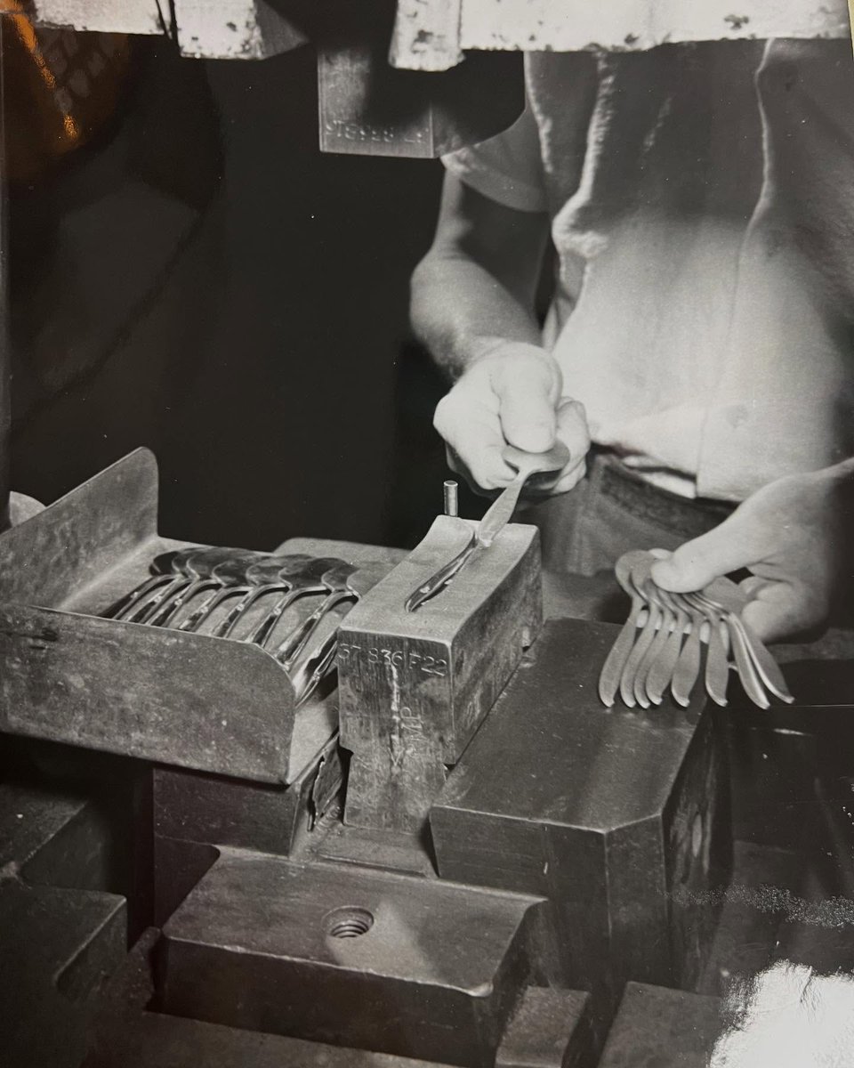 LibertyTabletop's tweet image. It’s another #ThrowbackThursday, and today we’re showing you a glimpse of the coin press process from the past! This is how we implement the design onto our flatware. Just doing our job, continuing the flatware-making legacy here in the USA!🥄🇺🇸